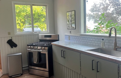 Taghum Cottage | Riverside Eagles Perch-15 minute to Nelson-Under total renovation until Aug 1/26