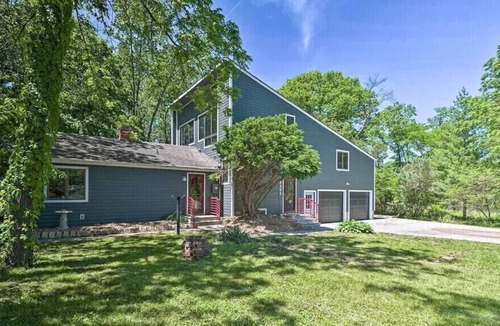 Cedar Falls House | Riverside Hideout: 3 Mi to Downtown Cedar Falls!