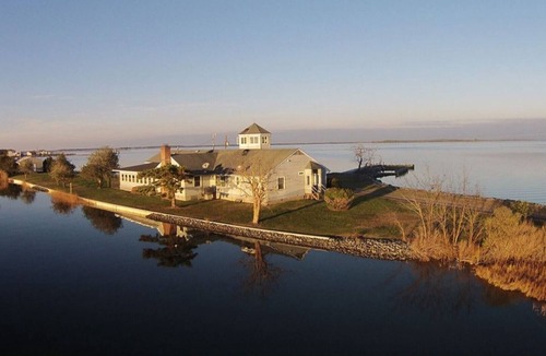 Fishing Creek House | Riverside Lodge Bed & Breakfast on the Honga River UNIT C