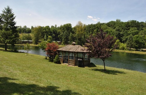 Lenhartsville Other | Robin Hill Camping Resort Premium Cottage 9