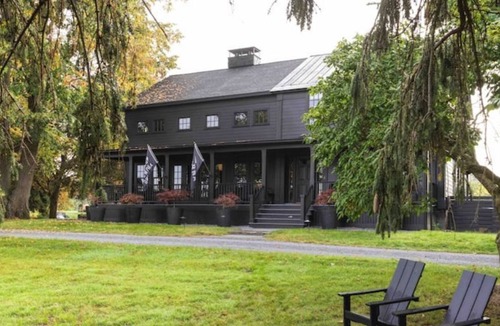 Stuyvesant House | Rode Barns - Farmhouse compound near Hudson