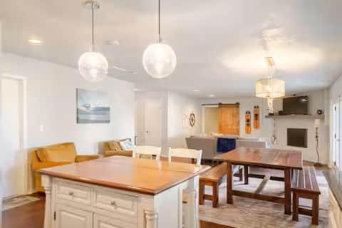 Checotah House | Rolling Oaks Retreat on Eufaula Lake, OK