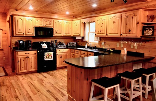 Morganton Cabin | Romantic Cabin w/Hot Tub, Fire Pit & Mountain Views