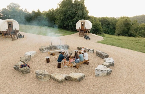 Branson House | Romantic Glamping Wagon | King Bed + Ozark Ranch