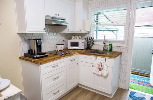 Clearwater House | "Romantic home with jacuzzi, 10 minutes from Clearwater Beach