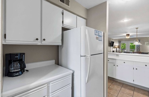 Table Rock Condo | Ron's Retreat - Stay for 6 with Resort Amenities