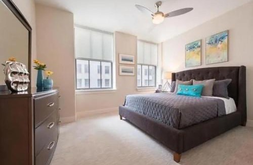 Downtown Baltimore Apartment | Rooftop Pool & Lounge in Downtown Charm free indoor parking