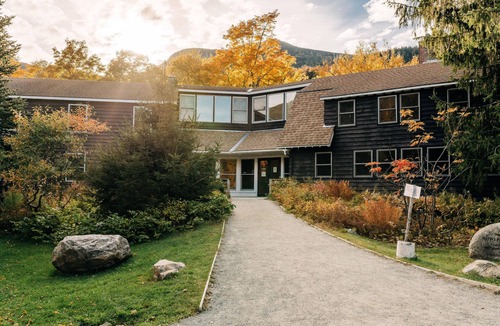 Pinkham's Grant Condo | Room, Double Bed, 2 Bunks, Shared Bathroom in a boutique hotel