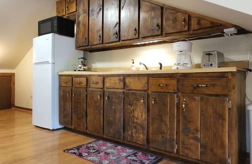 Ballenger Creek House | Roomy & Comfy Farmer's Suite in the Manor House!