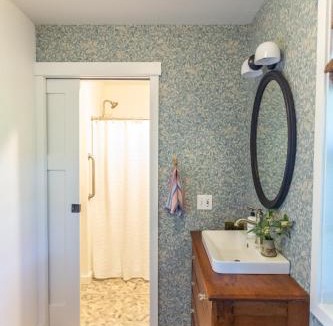 Husum Bed & Breakfast | RubyJune Inn