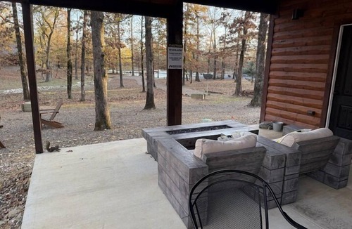 Hochatown Cabin | Runaway Rabbit: 1BR, 1 Bath, Sleeps 2