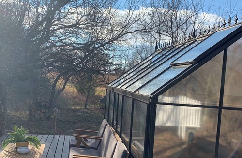 Lawrence Bed & Breakfast | Rustic Glamping Under the Stars