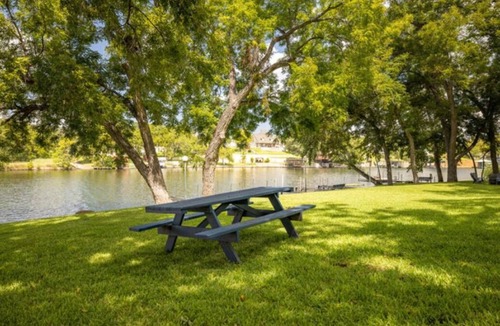Burnet RV Rental | RV Site - Pull Through 33
