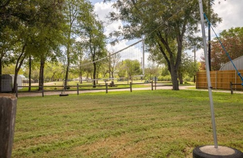Burnet RV Rental | RV Site - Pull Through 42