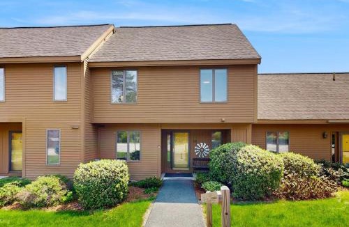 Quechee House | Saltbox 12B
