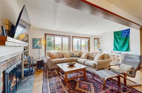 Quechee House | Saltbox 12B