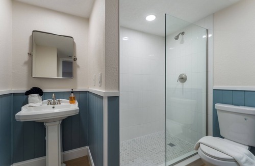 Parsuns To Cocoa Beach Apartment | Saltwater Beach Bungalow Retreat