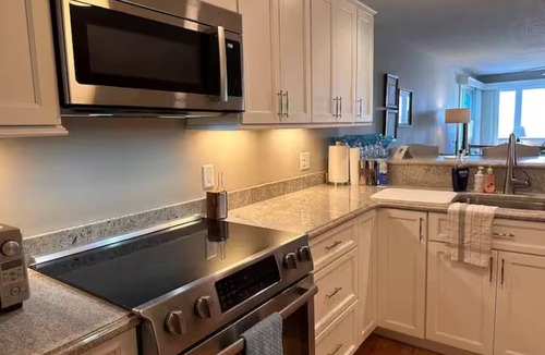 Hampton Apartment | ~Salty Sunsets & Sandy Toes~ 493 Ocean Blvd