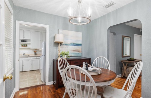 South Riverside House | San Marco Charmer, unique, comfy, close to everything. Pet friendly.