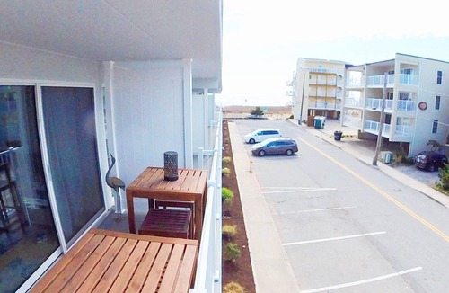 Midtown Ocean City Condo | Sandy Jack's on 80th, 1 bedroom. Steps to the beach and pool! Stocked!