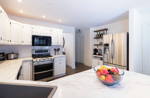 Saratoga Springs House | Saratoga Springs Private Retreat. Only minutes away from center city.