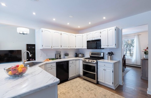 Saratoga Springs House | Saratoga Springs Private Retreat. Only minutes away from center city.