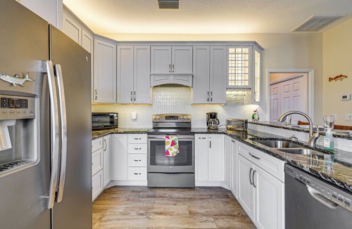 Homosassa House | Scallop HQ: 3 Boat Docks and Free Golf Cart!