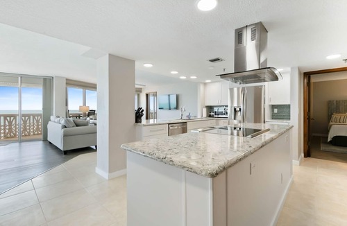 Ormond-by-the-Sea Condo | Scenic ocean front condo - panoramic views, walk out to beach!