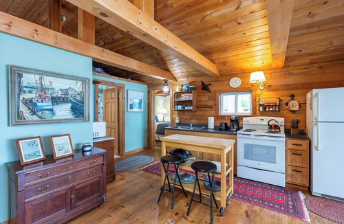 Brunswick Cottage | Sea Chaser Cottage - Perfect getaway for those drawn to the sea