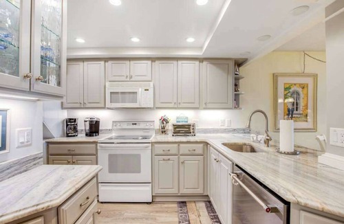 Bethany Beach Condo | Sea Colony Ocean 6th floor condo w/pool, gym, and free WiFi