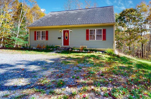 Boothbay House | Secluded, dog-friendly home with deck, grill & high-speed WiFi - quiet location