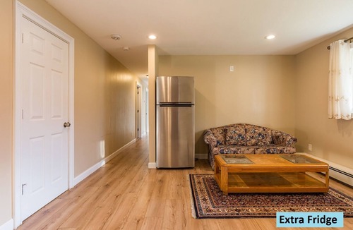 Londonderry House | Secluded Estate with Private Lake, Hot Tub.
