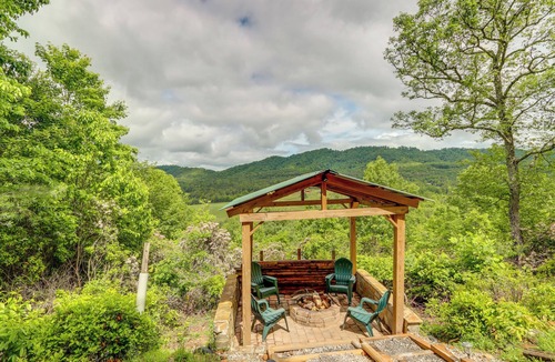 Warne Cabin | Secluded Mountain Cabin w/Decks + Gazebo!