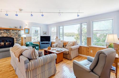Phippsburg House | Secluded waterfront home with firepit, gas grill, kayaks, dock, balcony, & patio