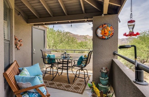 Tucson Condo | Second Floor Spacious 2 bedrm/1 bath with Fantastic Mountain Views