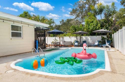 South Pinellas Community Council House | Seminole Shores Private Pool Outdoor Games Wifi