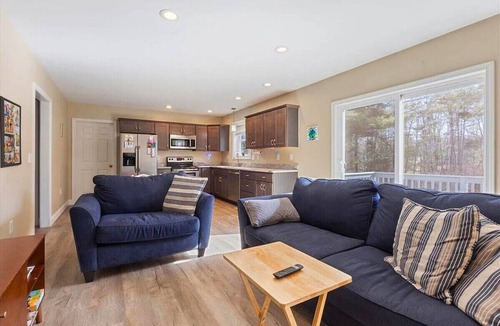 North Deering Apartment | Serene & Charming 2BR Guest Apartment – Near Trails & Downtown Portland