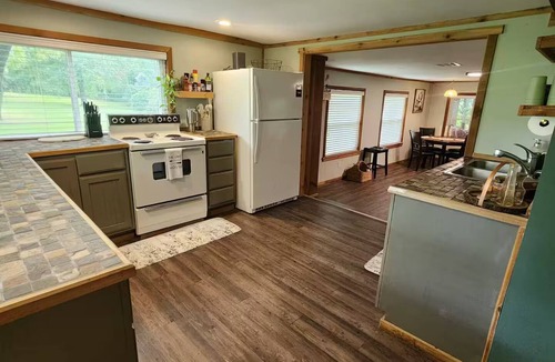 Eufaula House | Serene Lakefront Retreat with Sandy Beaches