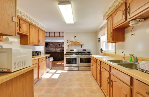 Saxton House | Serene Saxton Lodge: 7 Mi to Lake Raystown!