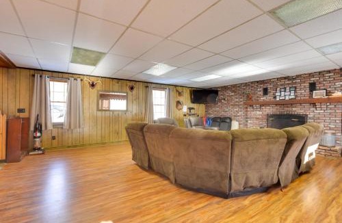 Saxton House | Serene Saxton Lodge: 7 Mi to Lake Raystown!