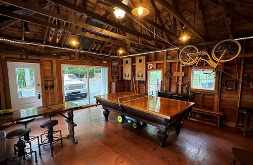 Wolfeboro House | Sewall Road Compound - Sleeps 14 #538