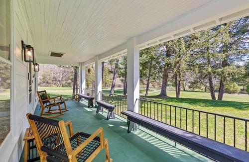 Edinburg House | Shenandoah Escape | Hot Tub · Fireplace · 4 Acres