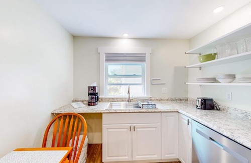 Kennebunk Apartment | Shorelands 44-2