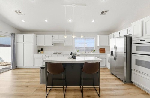 Regency Hills House | Single story 3-bedroom house with AC serene Henderson Retreat