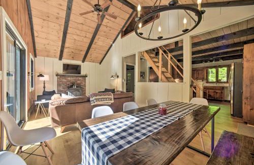 Wilmington House | Sleek Cabin w/Deck, 8 Miles to Mount Snow & Hikes