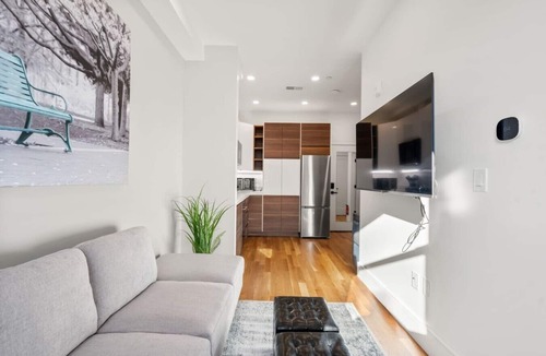 Fenway–Kenmore Apartment | Sleek Modern 2 Bed: King + Queen | Suite 6