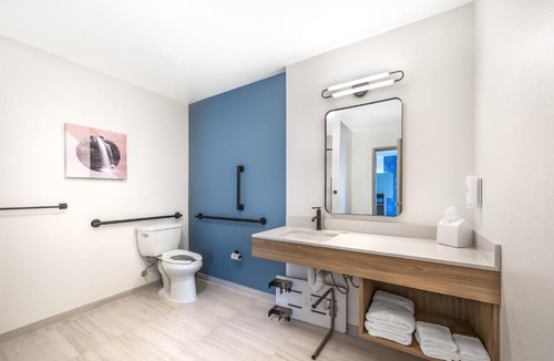 Middletown Hotel | Sleep Inn & Suites Harrisburg Airport - Hershey South