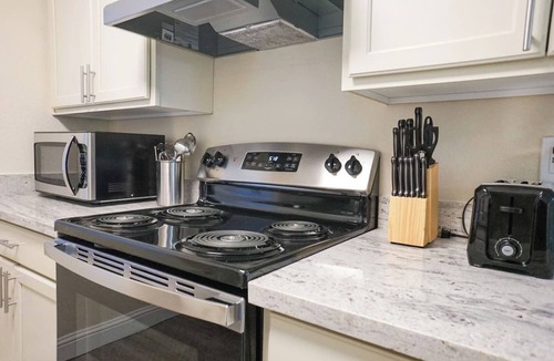 Oklahoma City Apartment | Sleepover | Upscale 1BD/1BA +Balcony - OKC