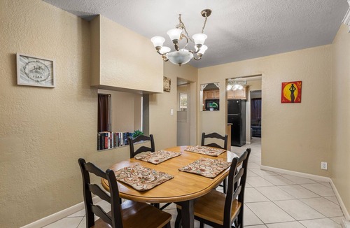 Southwest House | Sleeps 12 - House + Guest Apt - Plenty of parking