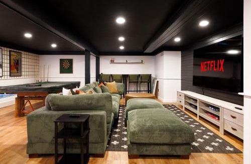 Waterville Valley House | Sleeps 16-Hottub-Sauna-Pet Friendly-7 Min to Ski